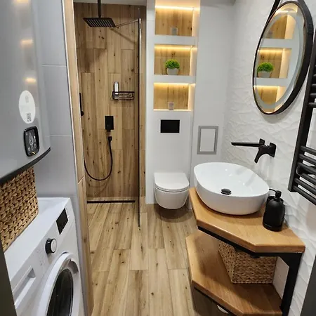 Pine & Wine Bathtub *