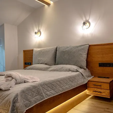 Pine & Wine Bathtub Appartement Pamporovo