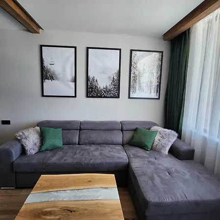 公寓 Pine & Wine Bathtub 潘波洛沃